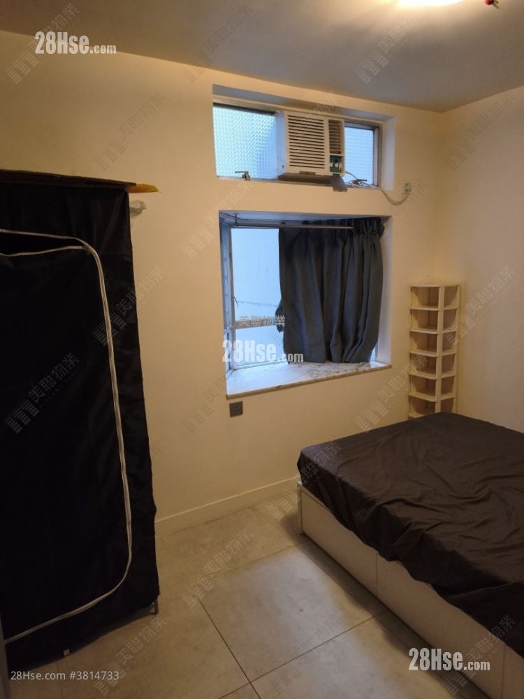 bedroom 2: Riviera Gardens Rental 3 Bedrooms , 2 Bathrooms 700 ft²