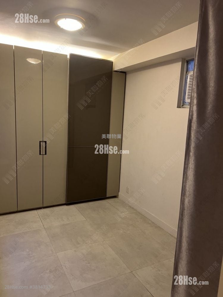 bedroom 1: Riviera Gardens Rental 3 Bedrooms , 2 Bathrooms 700 ft²