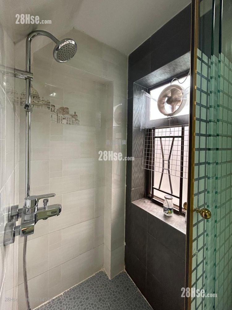 村屋 售盘 3 房 , 2 浴室 650 平方尺