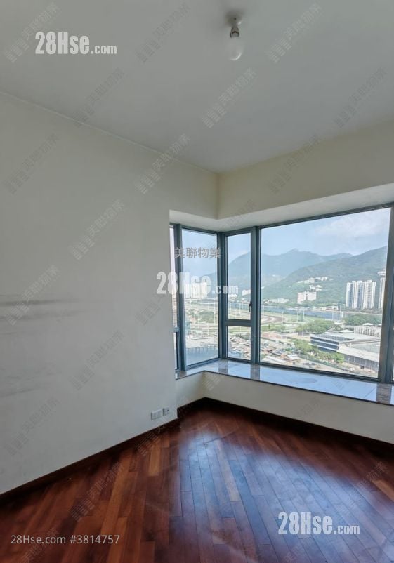 主人房: 御龙山 售盘 4 房 , 3 浴室 1,035 平方尺