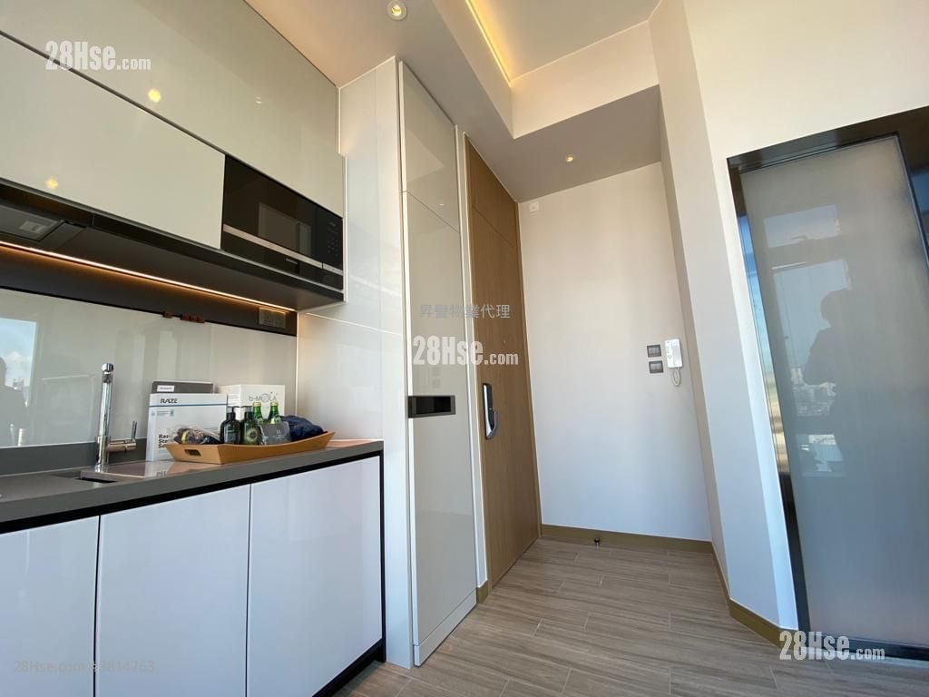 The Vantage Rental Studio , 1 Bathroom 218 ft²