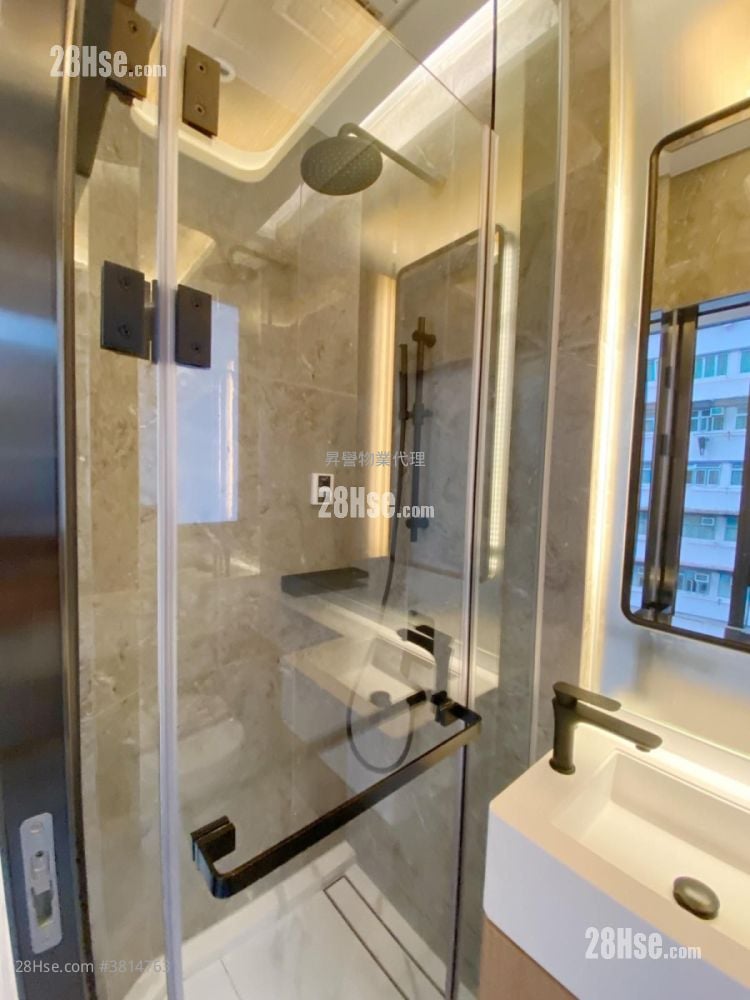 The Vantage Rental Studio , 1 Bathroom 218 ft²