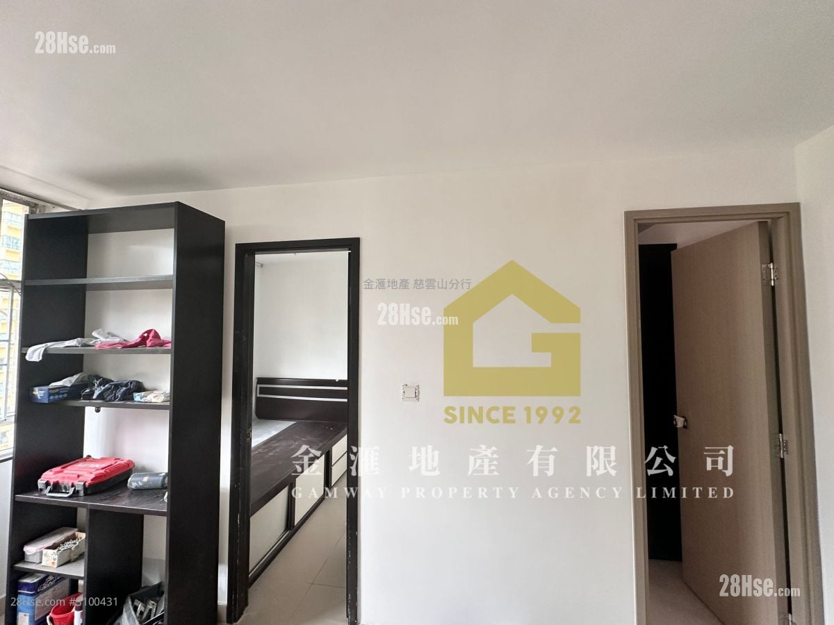 Lung Poon Court Rental 2 Bedrooms , 1 Bathroom 383 ft²