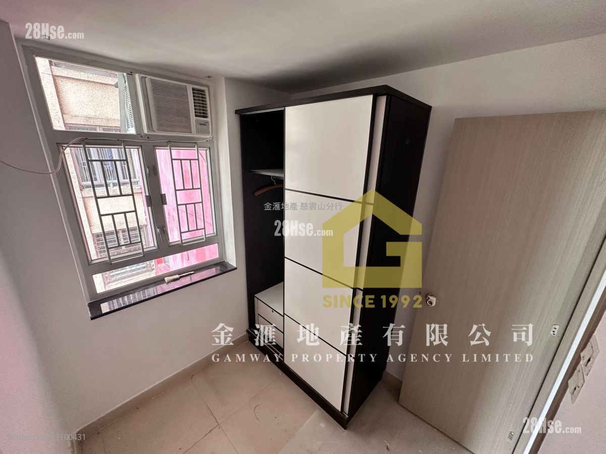 Lung Poon Court Rental 2 Bedrooms , 1 Bathroom 383 ft²