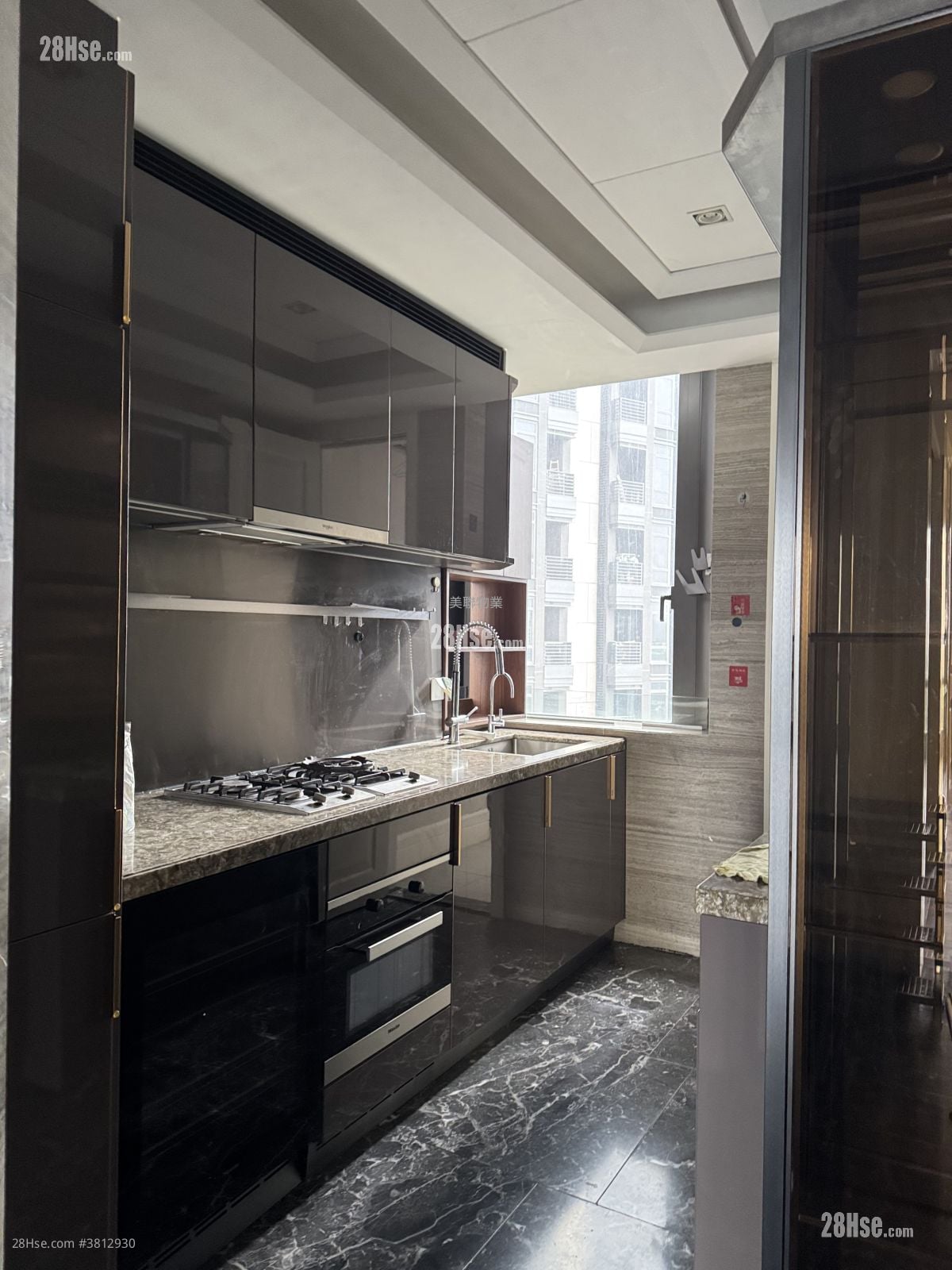 厨房: 高尔夫御苑 租盘 3 房 , 3 浴室 967 平方尺