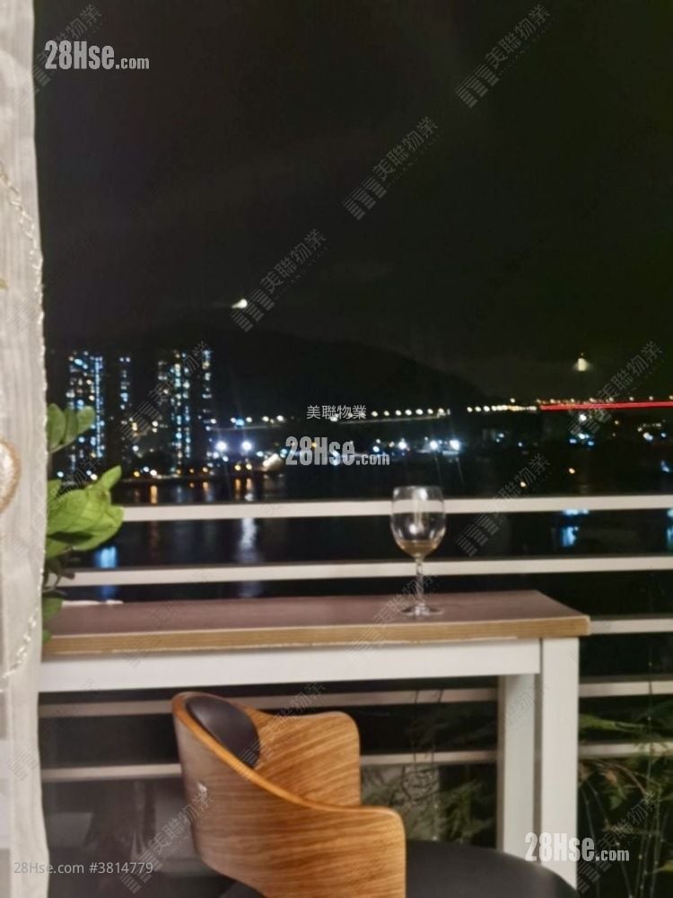 Ocean Pride Sell 4 Bedrooms , 2 Bathrooms 1,162 ft²