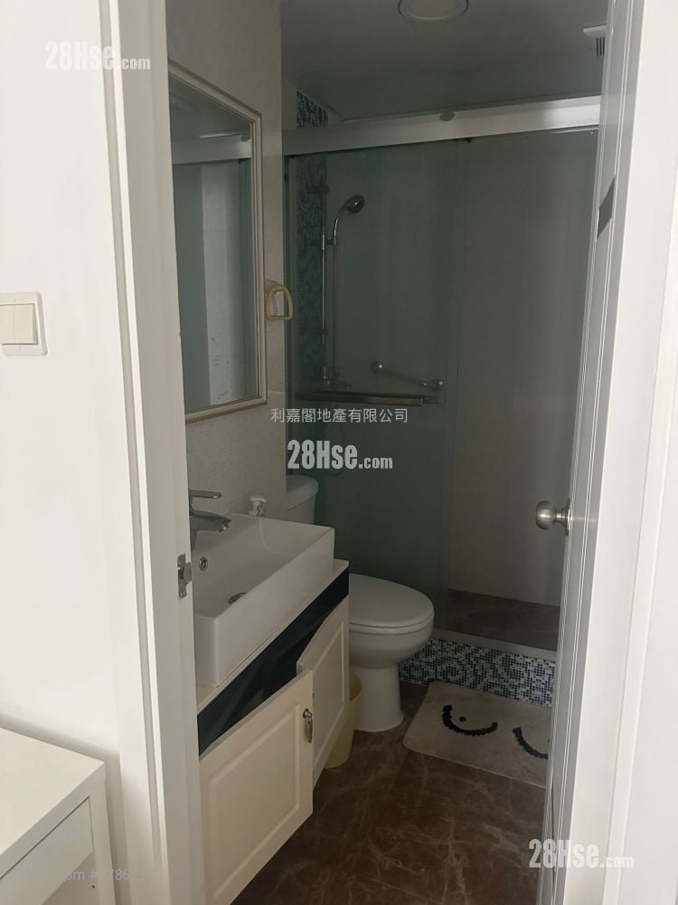 浴室: 南方大厦 售盘 2 房 , 1 浴室 504 平方尺