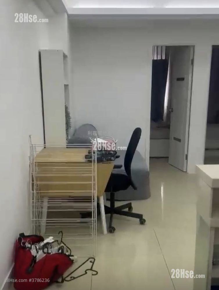 厅: 南方大厦 售盘 2 房 , 1 浴室 504 平方尺