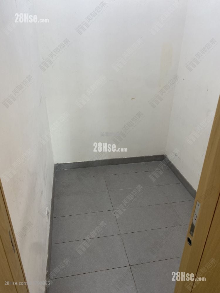 The Parkside 租盘 3 房 , 2 浴室 750 平方尺