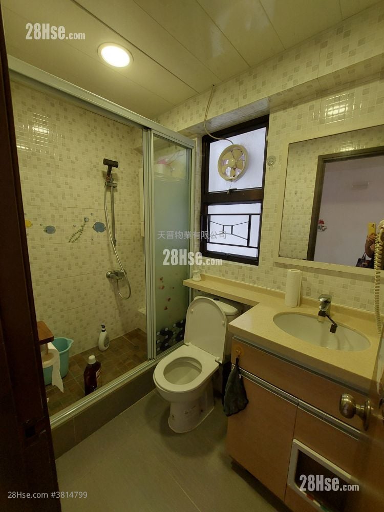 Hung Hom Gardens Sell 3 Bedrooms , 1 Bathroom 480 ft²