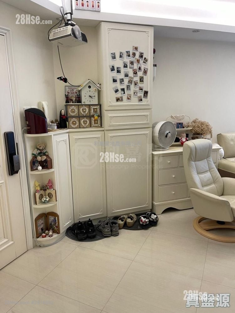 蔚翠花園 售盤 3 房 , 2 浴室 716 平方呎