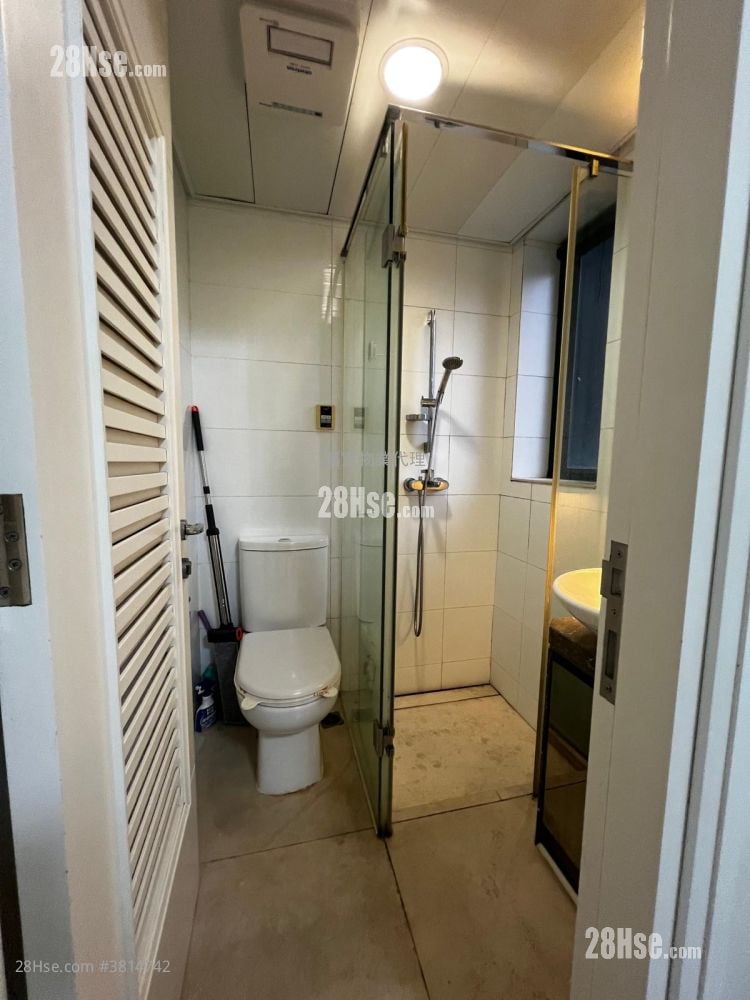 Mont Vert Rental Studio , 1 Bathroom 165 ft²