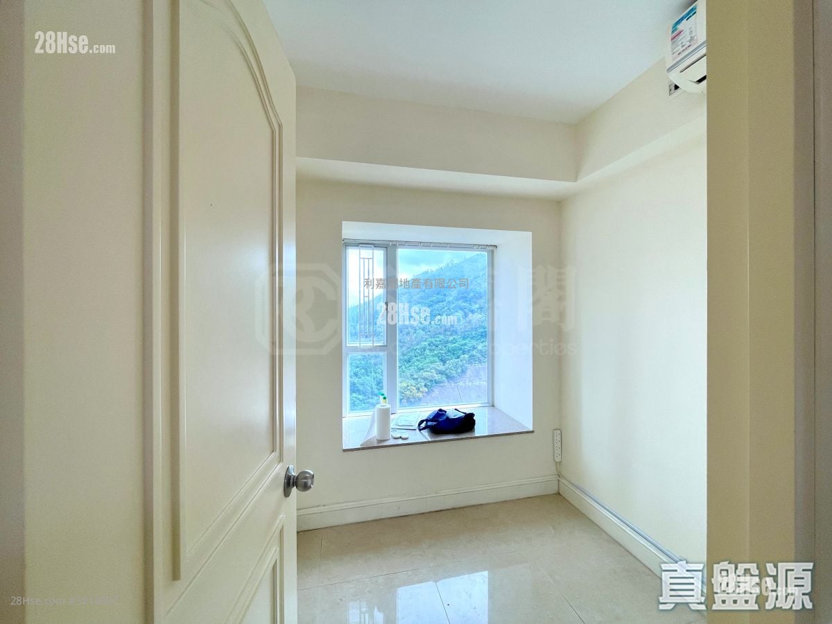 Metro Town Rental 2 Bedrooms , 1 Bathroom 476 ft²