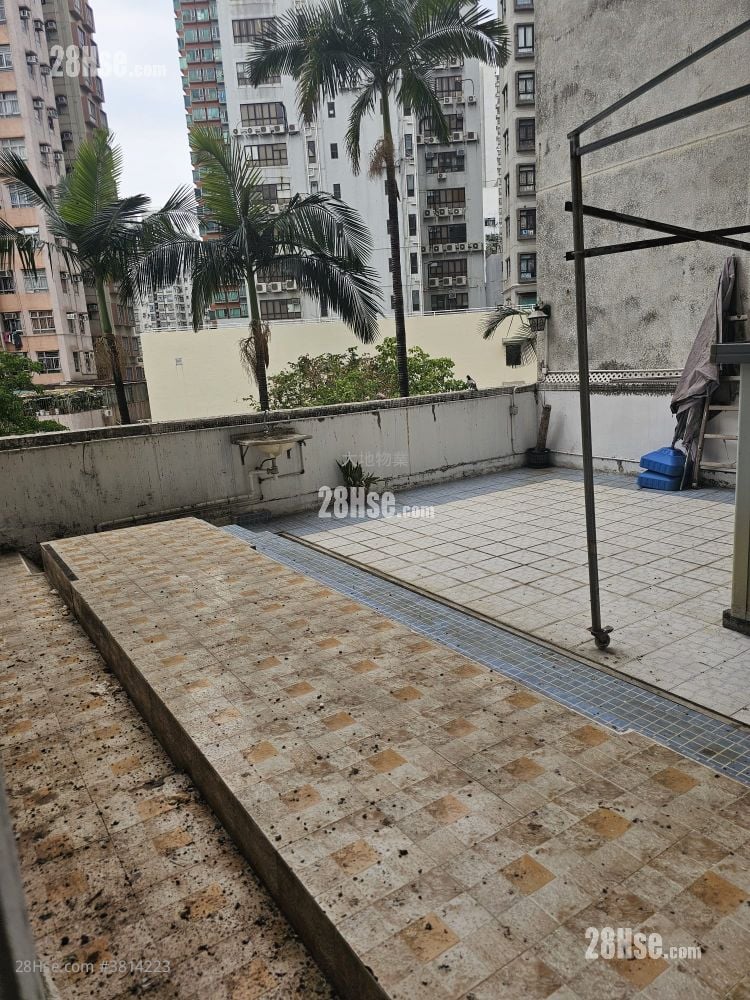 盛發大廈 售盤 2 房 , 1 浴室 376 平方呎