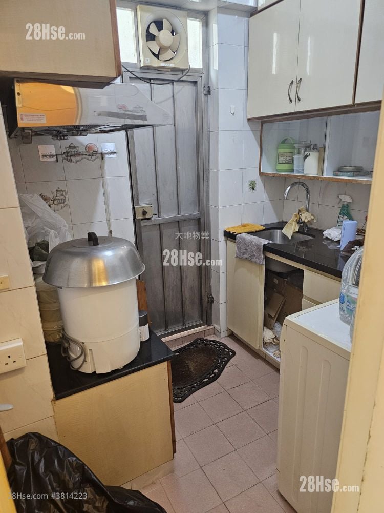 盛發大廈 售盤 2 房 , 1 浴室 376 平方呎