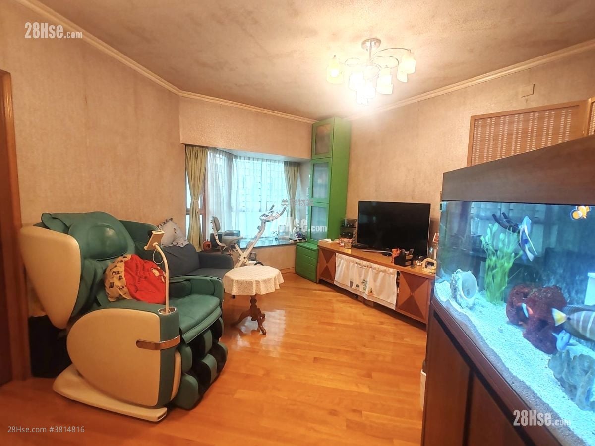 蔚翠花园 售盘 3 房 716 平方尺