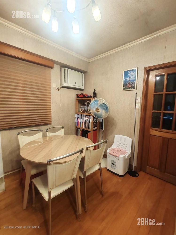 蔚翠花园 售盘 3 房 716 平方尺