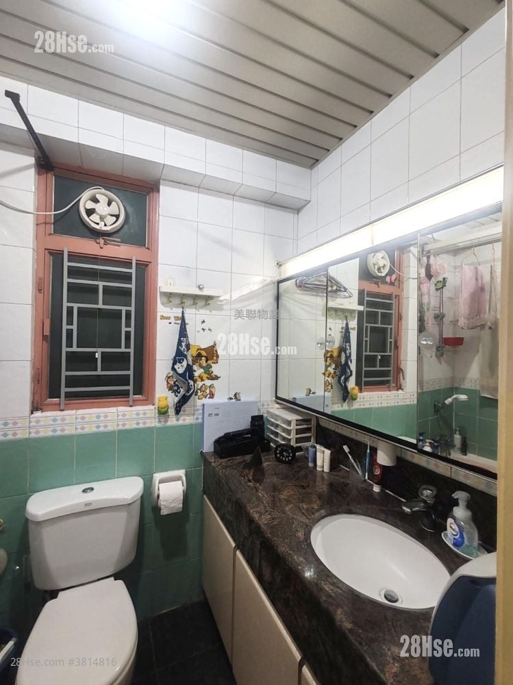 蔚翠花园 售盘 3 房 716 平方尺