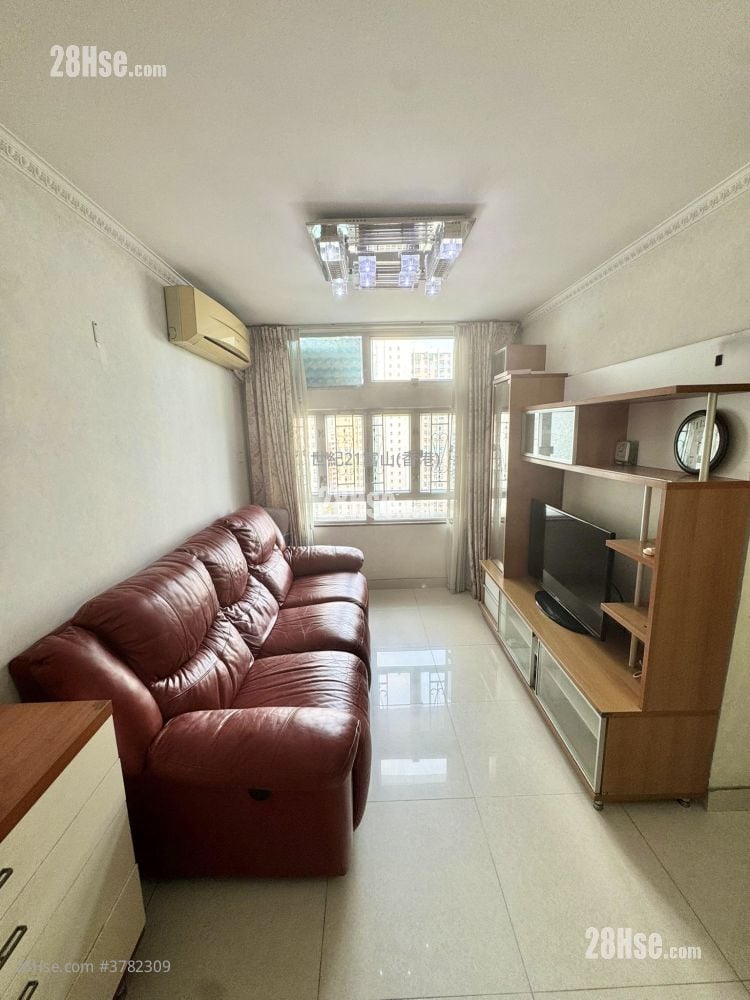 Fu Keung Court Sell 3 Bedrooms , 1 Bathroom 577 ft²