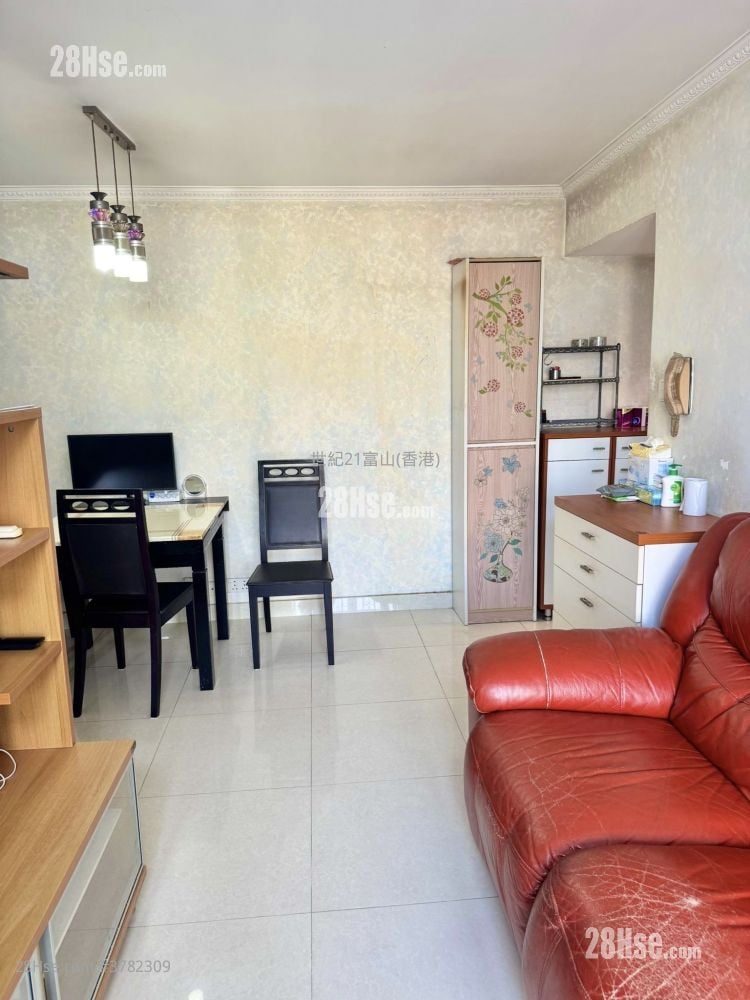 Fu Keung Court Sell 3 Bedrooms , 1 Bathroom 577 ft²