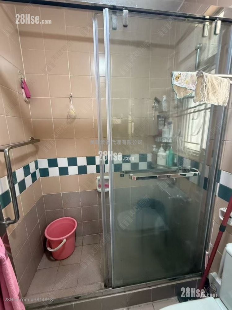 Choi Ming Court Sell 2 Bedrooms 506 ft²