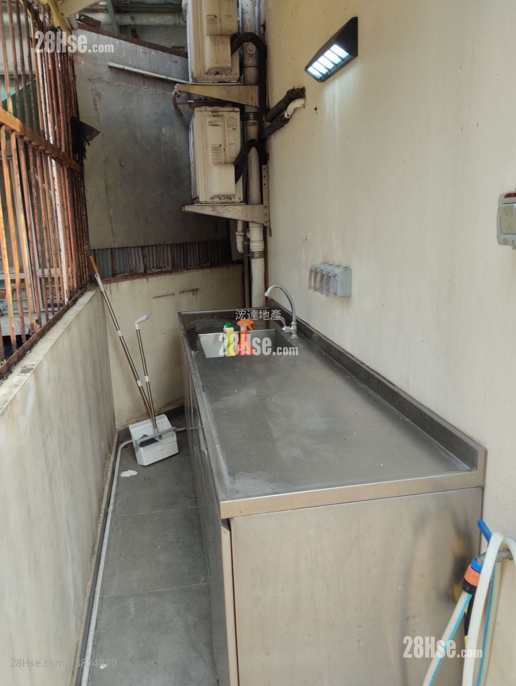 Hong Fai Building Rental 2 Bedrooms , 1 Bathroom 210 ft²