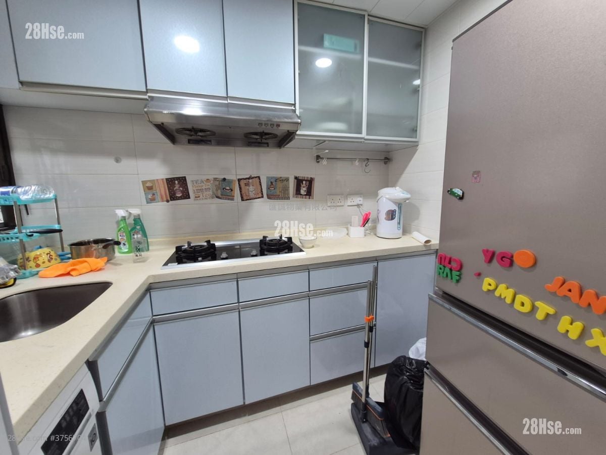 Hung Hom Gardens Sell 3 Bedrooms , 1 Bathroom 480 ft²