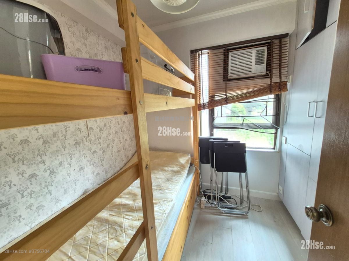 Hung Hom Gardens Sell 3 Bedrooms , 1 Bathroom 480 ft²