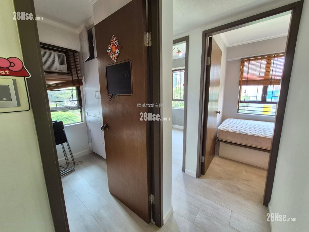 Hung Hom Gardens Sell 3 Bedrooms , 1 Bathroom 480 ft²