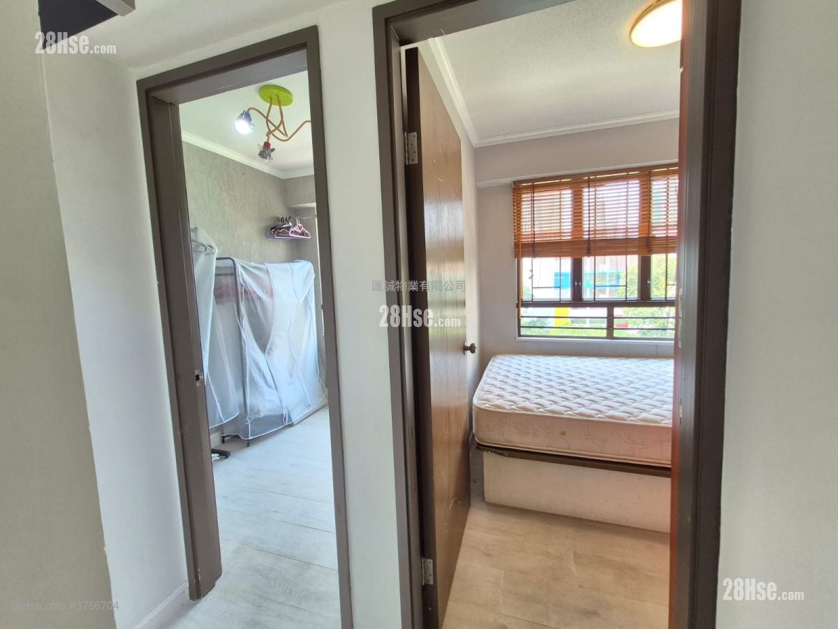 Hung Hom Gardens Sell 3 Bedrooms , 1 Bathroom 480 ft²
