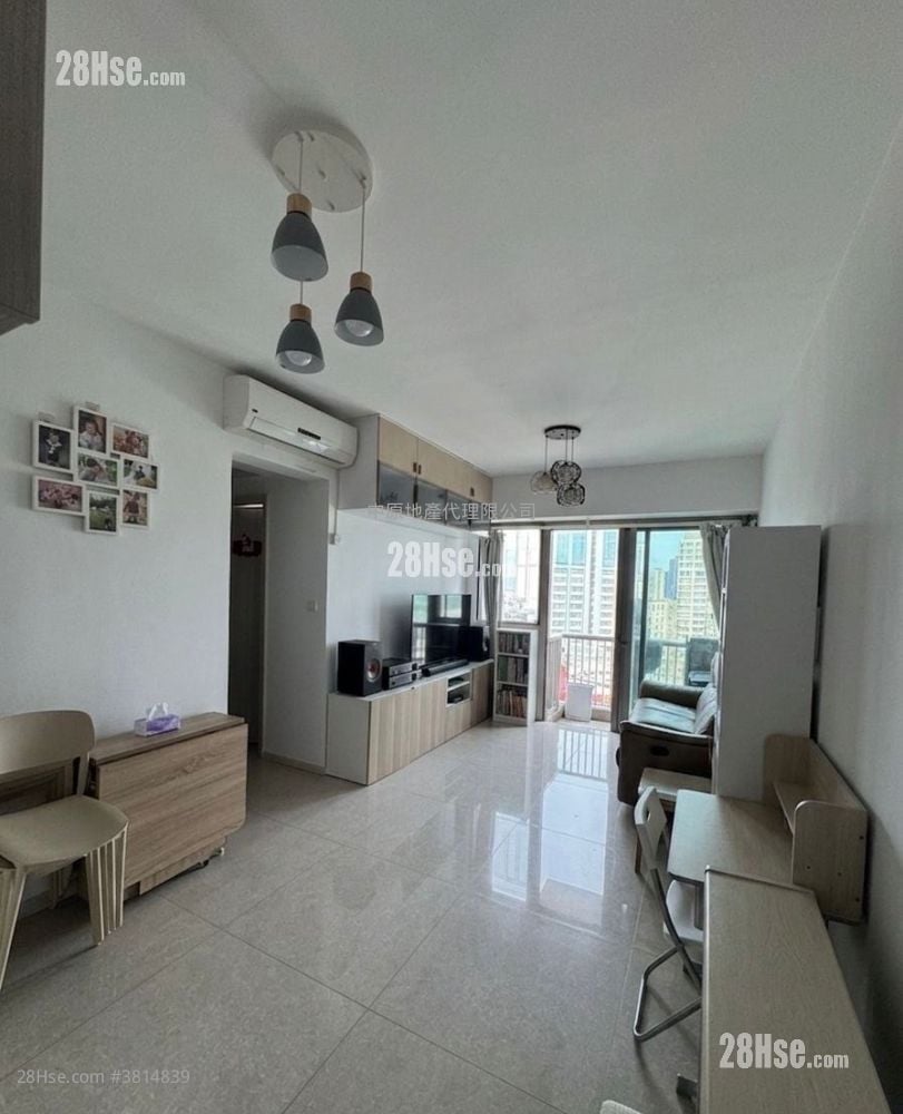 Yuccie Square Sell 3 Bedrooms , 2 Bathrooms 643 ft²