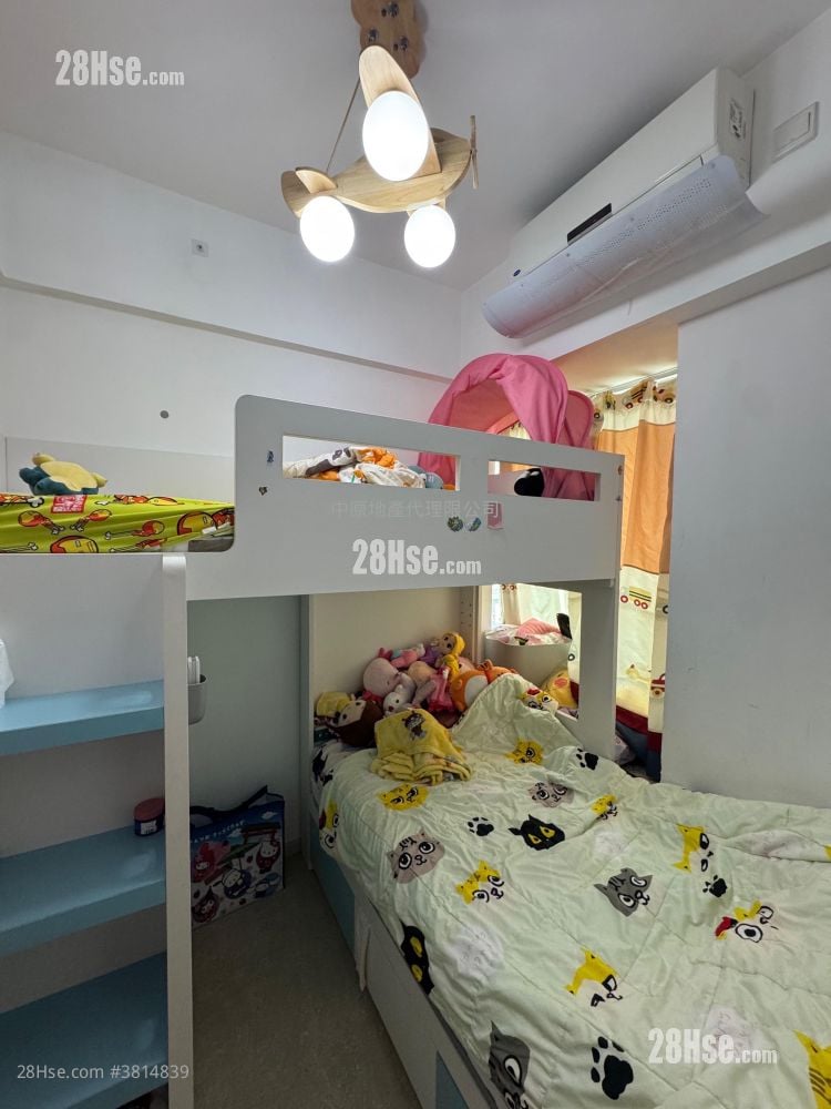 Yuccie Square Sell 3 Bedrooms , 2 Bathrooms 643 ft²