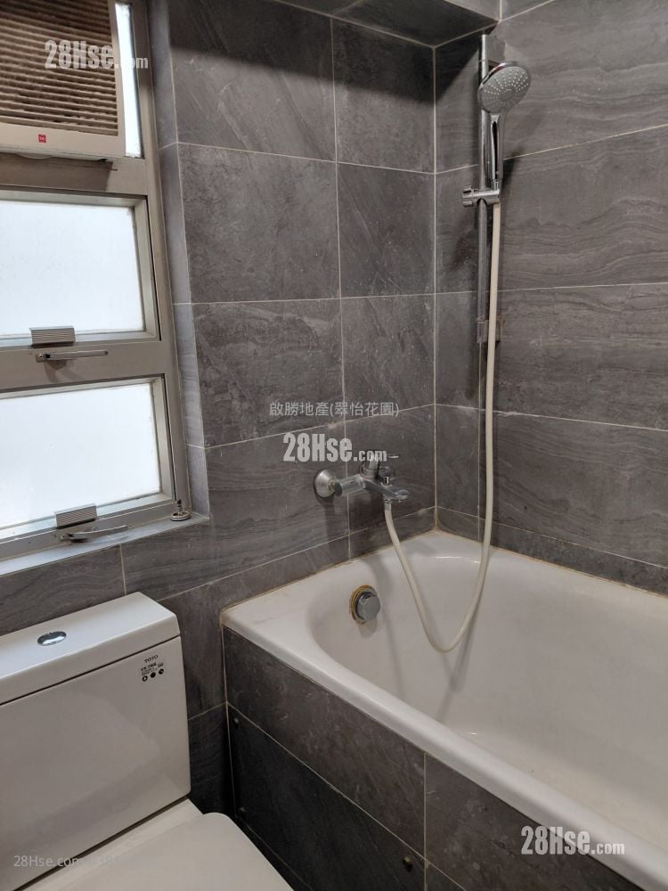 Greenfield Garden Rental 2 Bedrooms , 1 Bathroom 450 ft²