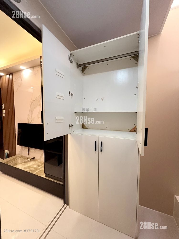 Hoi To Building Rental 1 Bedroom , 1 Bathroom 200 ft²