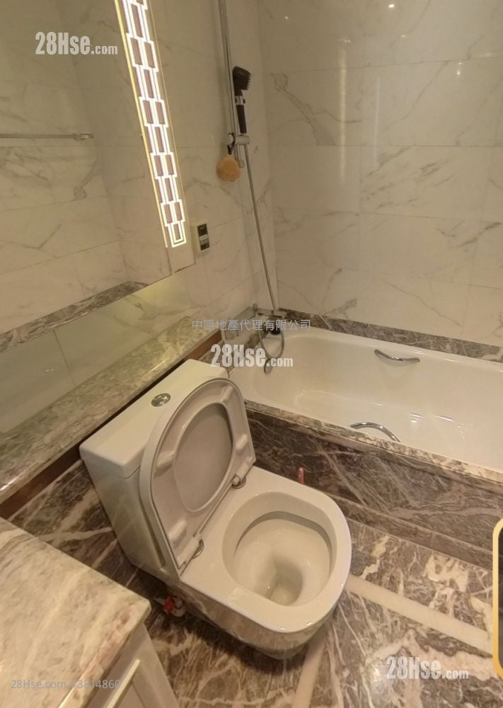 Mayfair By The Sea Rental 1,400 ft²