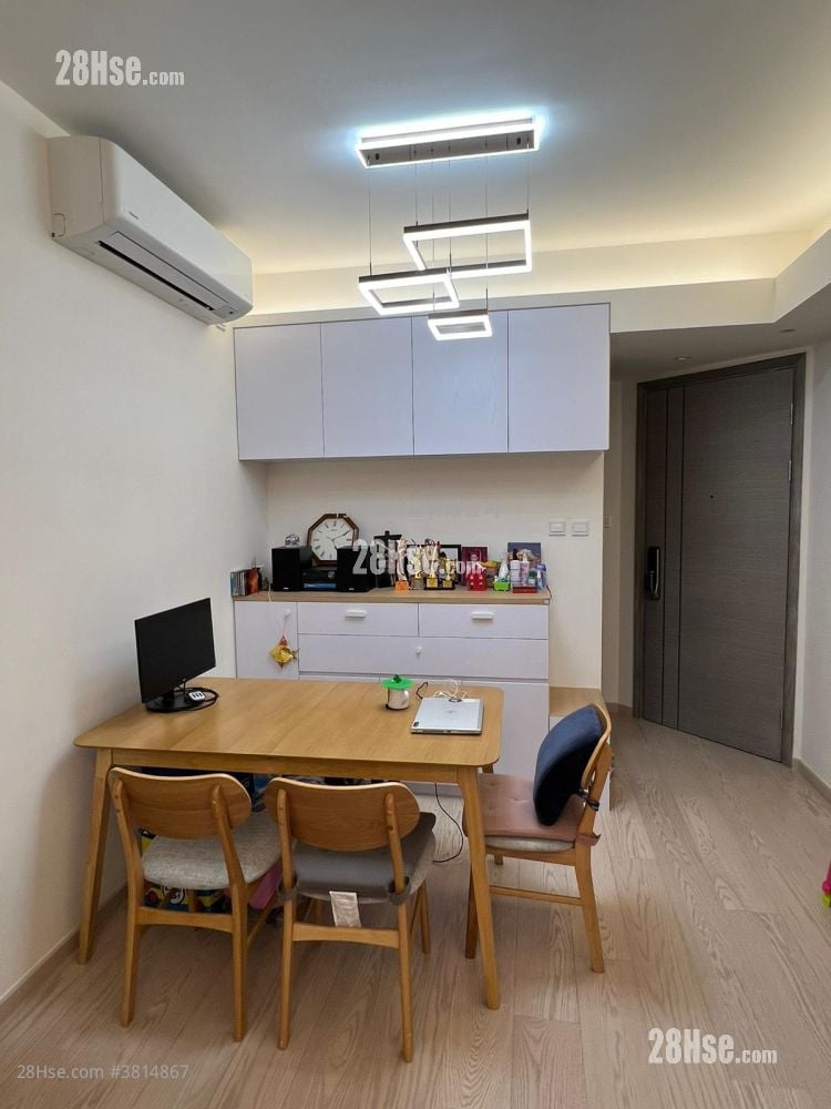 Sea To Sky Sell 3 Bedrooms , 2 Bathrooms 711 ft²