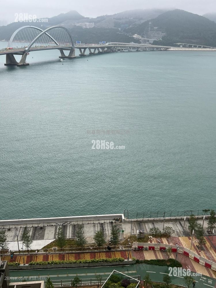 Sea To Sky Sell 3 Bedrooms , 2 Bathrooms 711 ft²