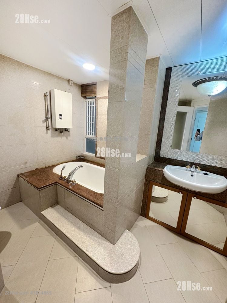 海逸豪园 租盘 4 房 , 2 浴室 1,113 平方尺