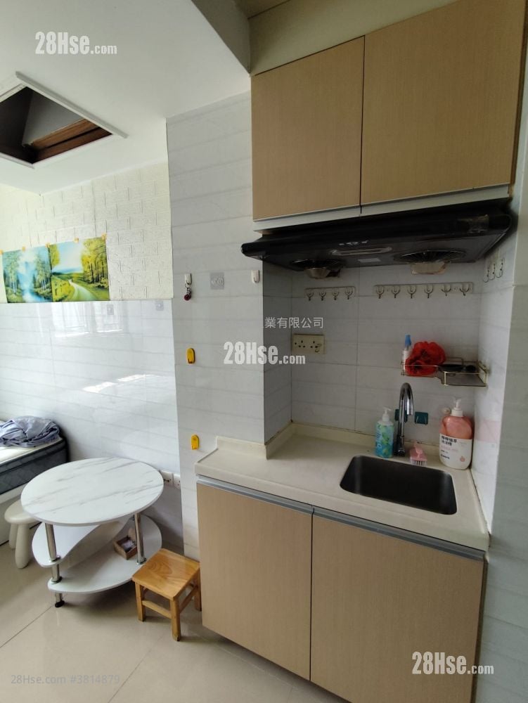 周氏大廈 租盤 開放式間隔 , 1 浴室 110 平方呎