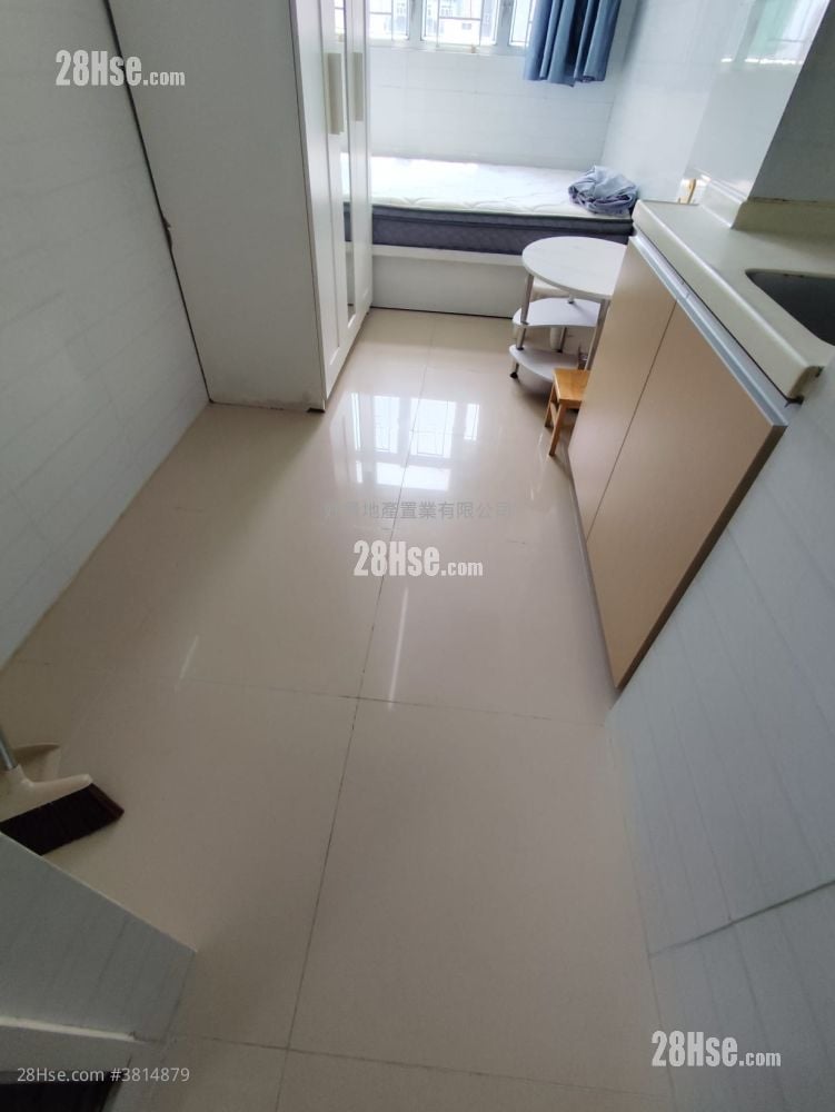 周氏大廈 租盤 開放式間隔 , 1 浴室 110 平方呎