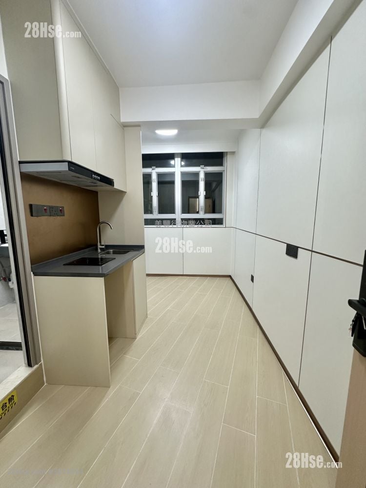 單幢樓房 租盤 開放式間隔 , 1 浴室 130 平方呎