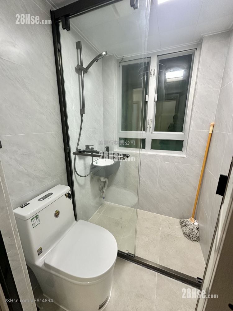 單幢樓房 租盤 開放式間隔 , 1 浴室 130 平方呎