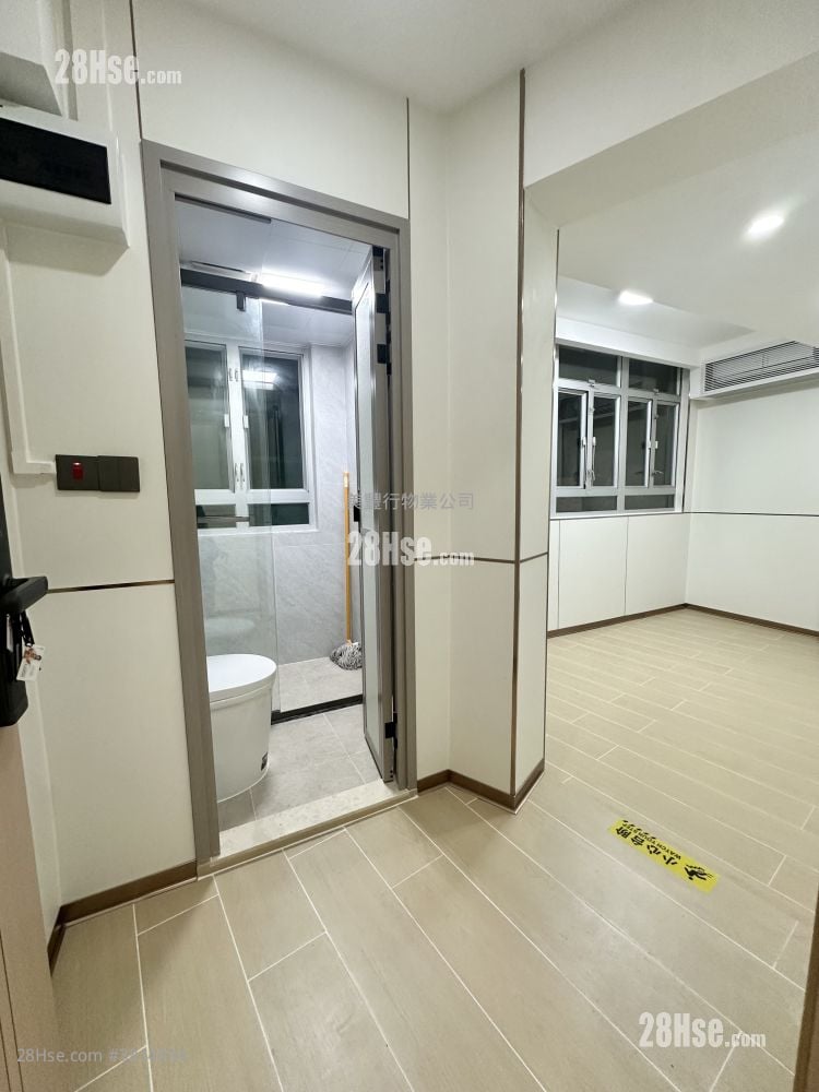 單幢樓房 租盤 開放式間隔 , 1 浴室 130 平方呎