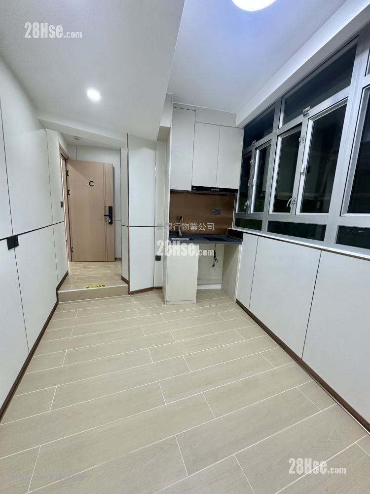 單幢樓房 租盤 開放式間隔 , 1 浴室 130 平方呎