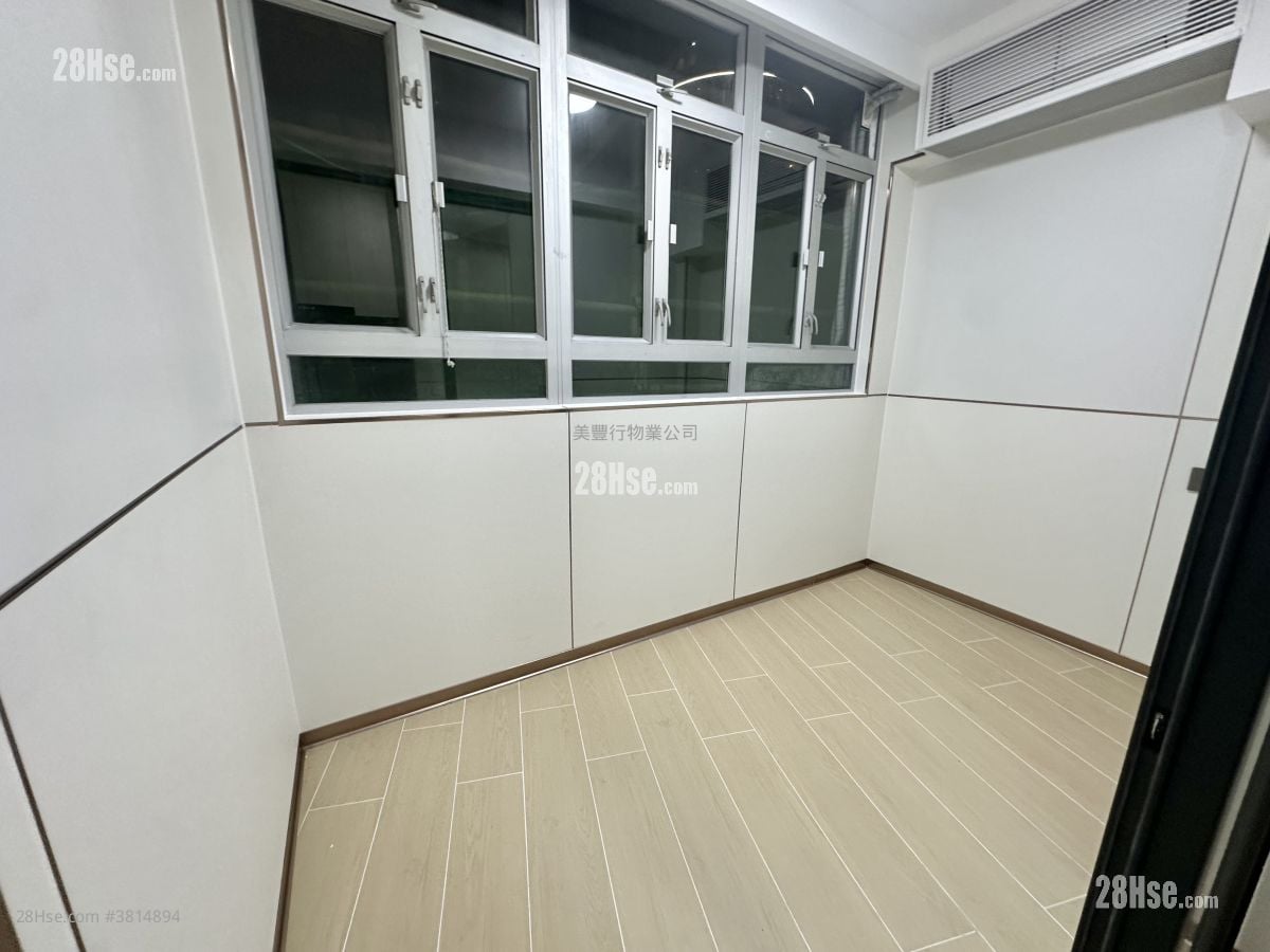 單幢樓房 租盤 開放式間隔 , 1 浴室 130 平方呎