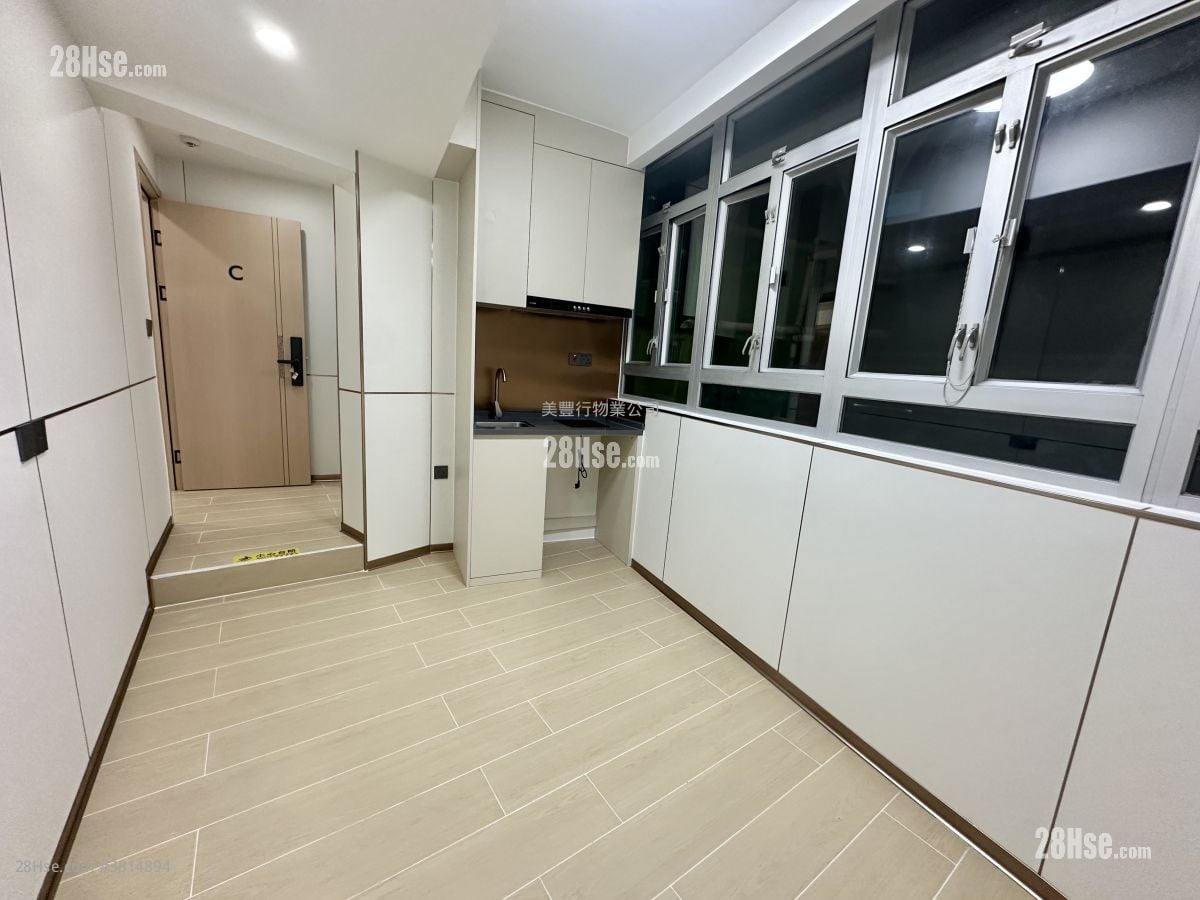 單幢樓房 租盤 開放式間隔 , 1 浴室 130 平方呎