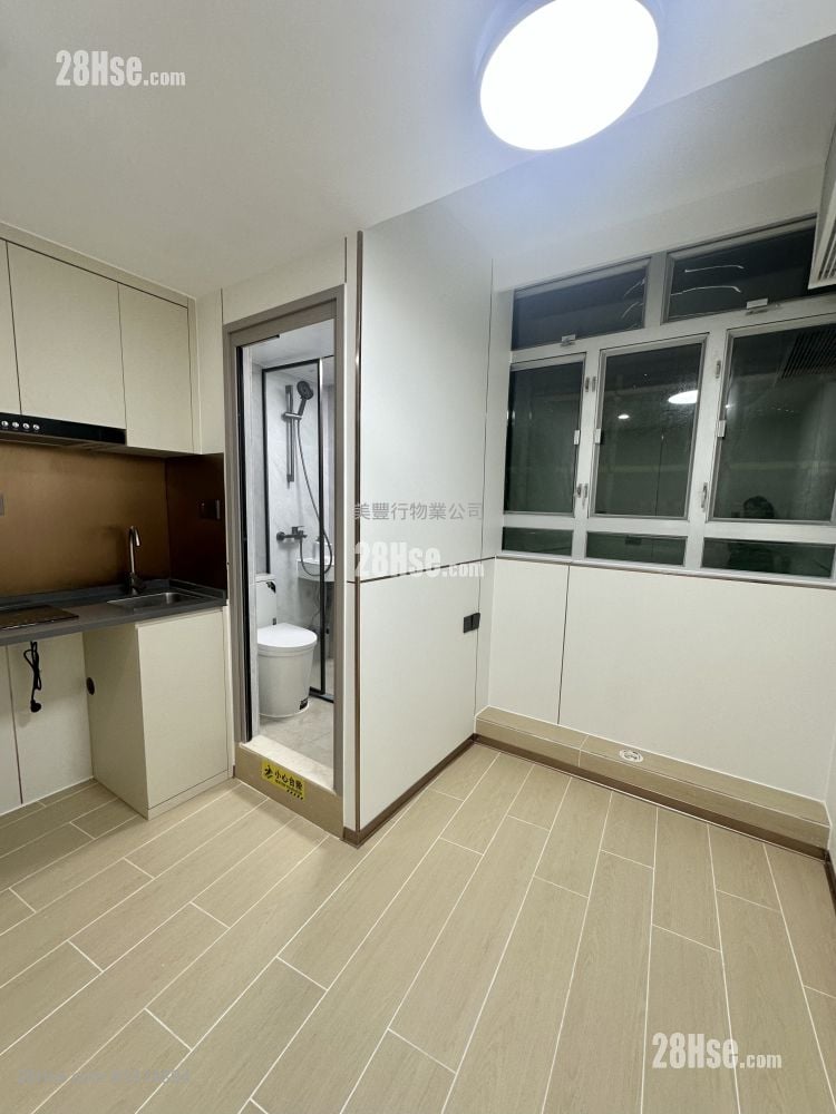 單幢樓房 租盤 開放式間隔 , 1 浴室 130 平方呎