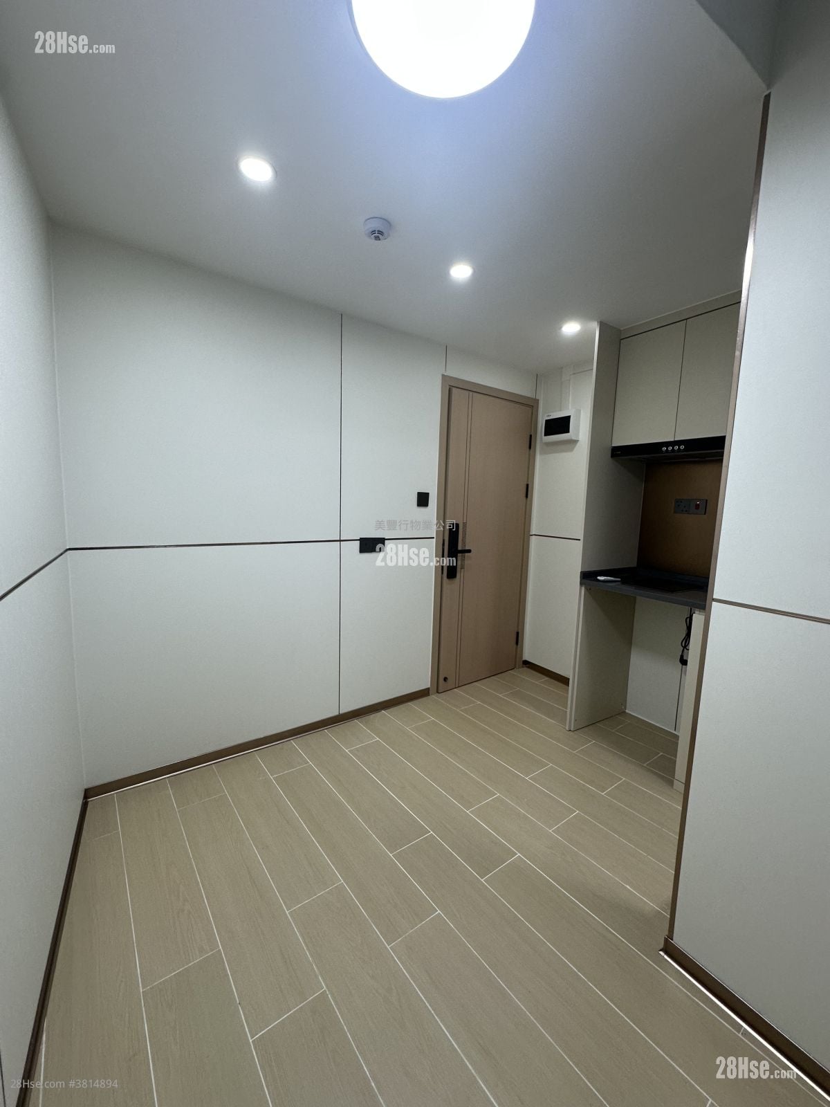 單幢樓房 租盤 開放式間隔 , 1 浴室 130 平方呎