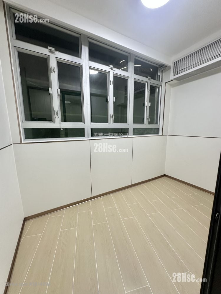 單幢樓房 租盤 開放式間隔 , 1 浴室 130 平方呎