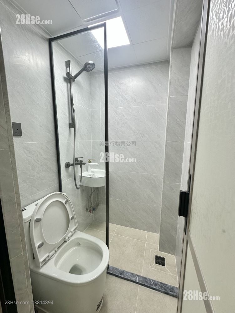 單幢樓房 租盤 開放式間隔 , 1 浴室 130 平方呎